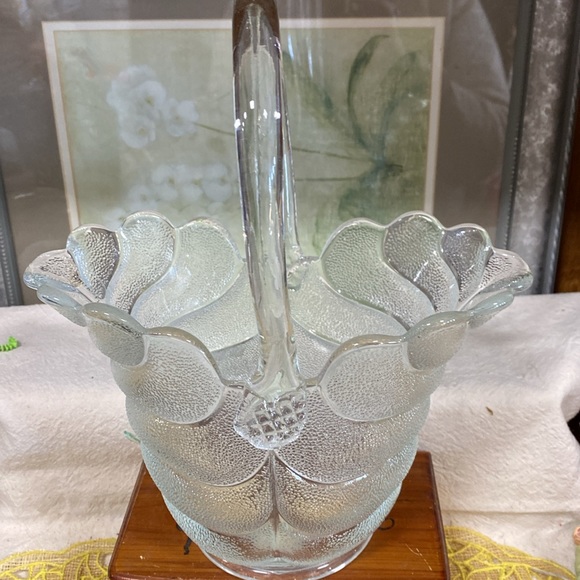 LE Smith Glass Clear Carnival Glass Aurora Jewels Leaf Basket - Picture 2 of 4